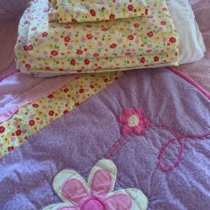 Twin bedding set